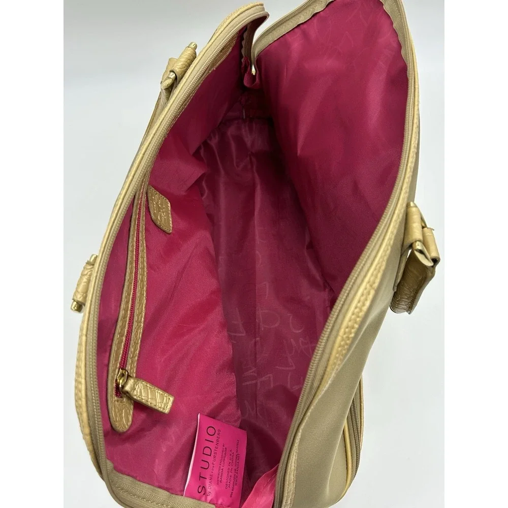 Studio Large‎ Hand Bag / Purse